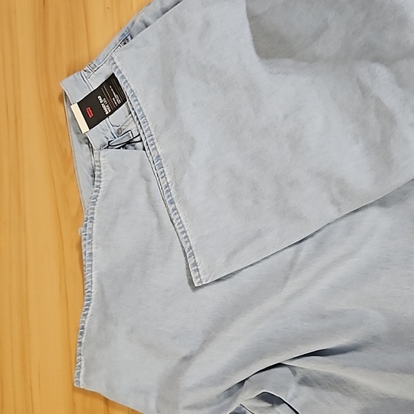 NWT Levi's Baggy Dad Wide Leg Lightwash womans jeans 32x32 - Picture 12 of 14